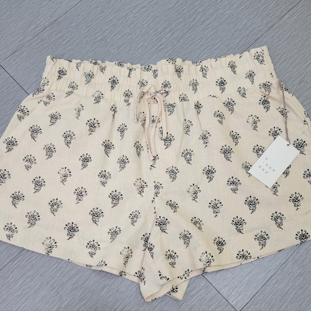 Women's High-Rise Pull-On Short - A New Day - Beige Print (Large)